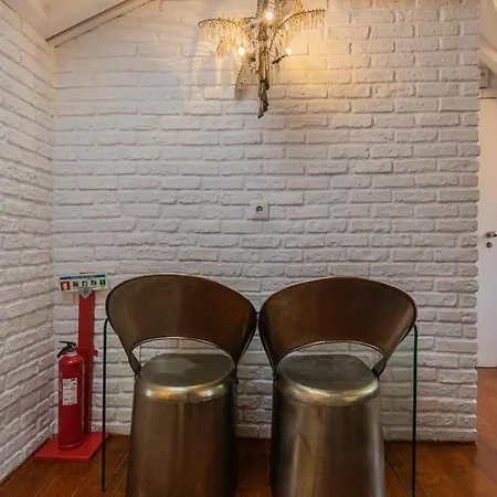 Lovelystay - Distinctive & Unique Next To Se Cathedral Of - 5 Min To Chiado * Lissabon