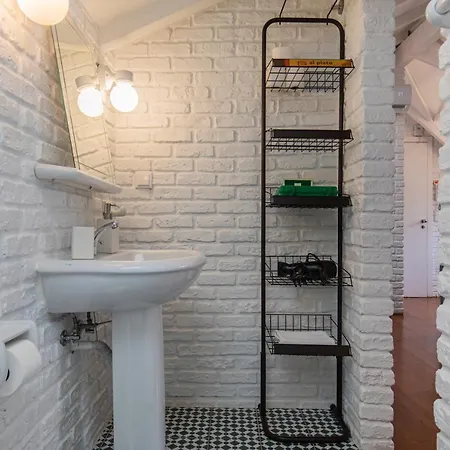Lovelystay - Distinctive & Unique Next To Se Cathedral Of - 5 Min To Chiado Lisboa