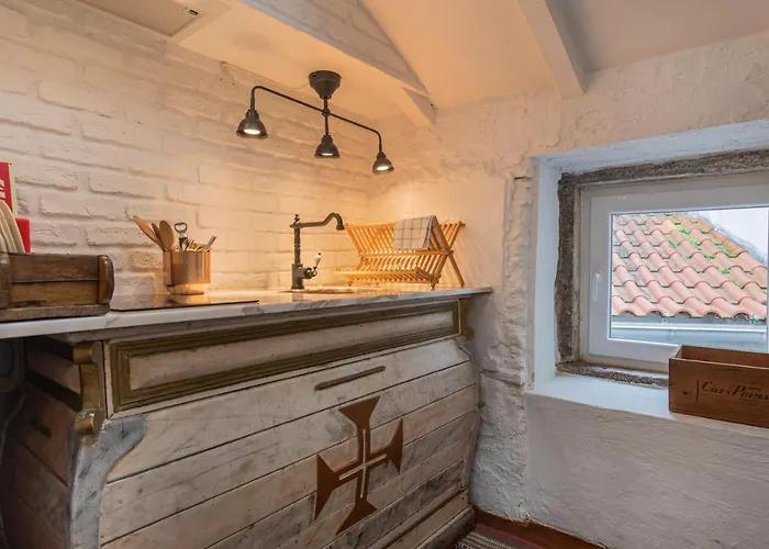 Lovelystay - Distinctive & Unique Next To Se Cathedral Of - 5 Min To Chiado Apartment Lisbon