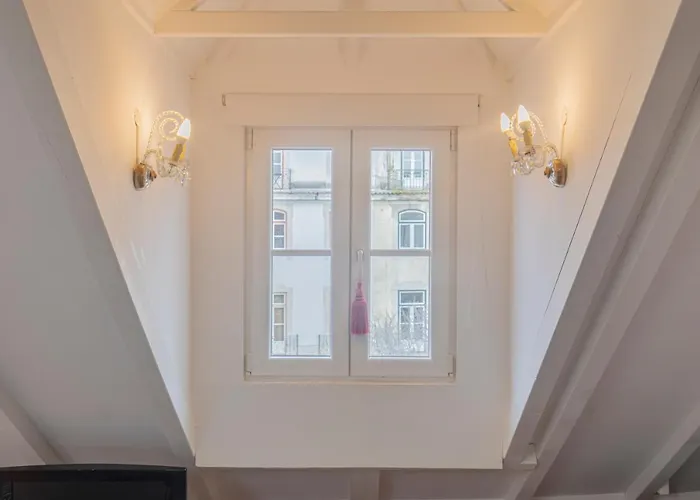 Lovelystay - Distinctive & Unique Next To Se Cathedral Of - 5 Min To Chiado Lisbon