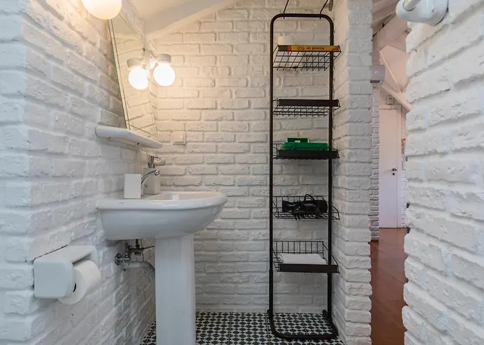Lovelystay - Distinctive & Unique Next To Se Cathedral Of - 5 Min To Chiado Lisbon