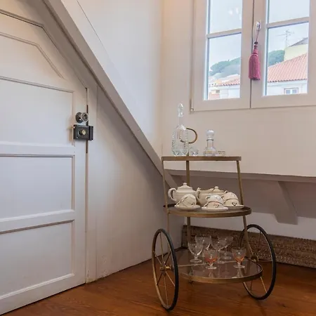 Lovelystay - Distinctive & Unique Next To Se Cathedral Of - 5 Min To Chiado * Lissabon